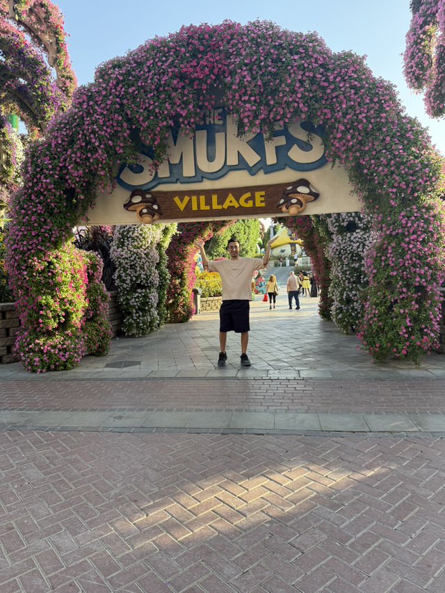 Dubai Miracle Garden: A Floral Wonderland! 🌸✨🇦🇪