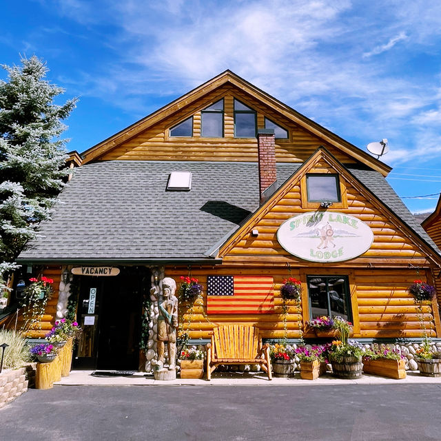 🏡 Where to Stay for Rocky Mountain National Park? Let’s Talk Towns + Tips! 🏞️