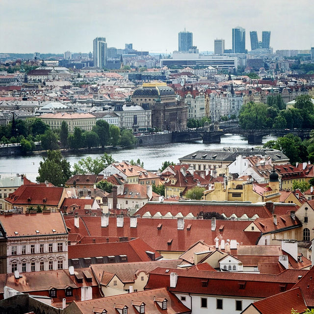 💸👑 Visit Prague Castle for FREE — Yes, Really! 🇨🇿✨