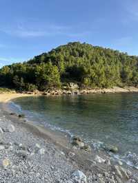 Where to Eat in Vela Pržina Beach: A Perfect Mediterranean Day