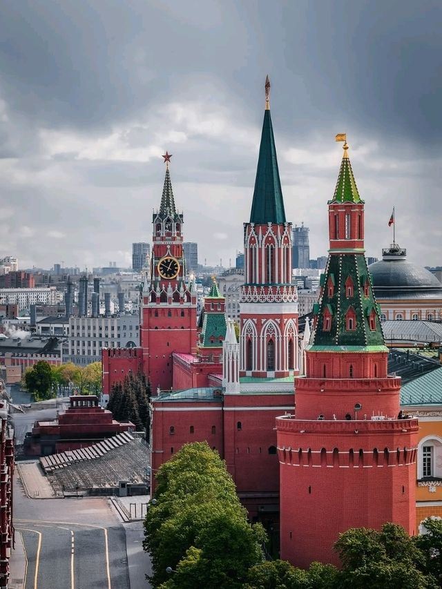 🇷🇺✨ “Moscow on <$100: 2 Days of Icons, Metro Art & Cheap Eats”