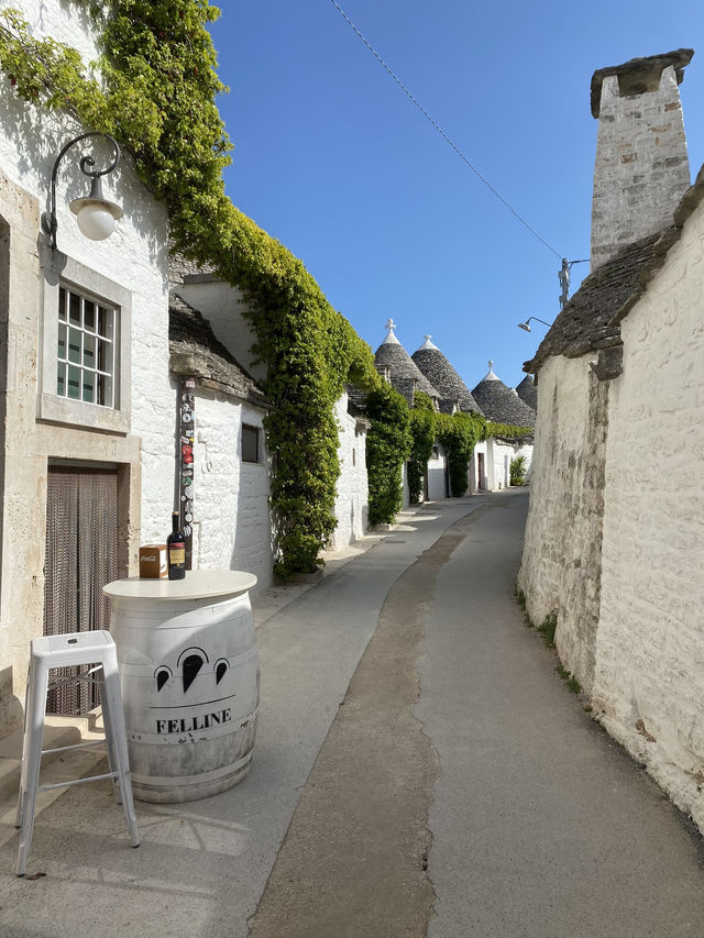 Wandering through Alberobello: Review of a fairytale village of trulli tradition 