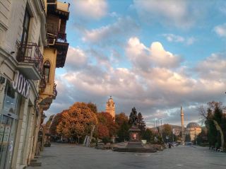 ビトラの秋の雰囲気：北マケドニアの魅力的な南西部で秋を満喫