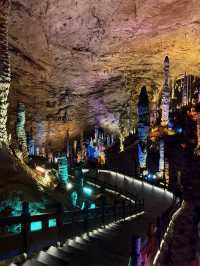 Пещера Желтого дракона обязательна к посещению