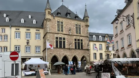 埃希特納赫(Echternach)位於盧森堡東部,靠近德國邊境,是盧森堡歷史最悠久的城鎮之一。它始建 — traveler post in 埃希特納赫