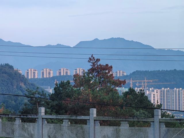 偶遇田園風，做山觀月明，漫山紅裡藏著悅意的風景