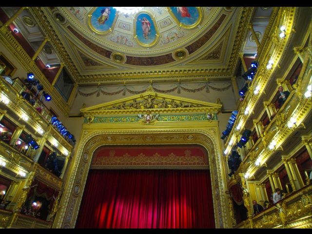 捷克國家歌劇院，看了一場聽不懂的歌舞劇
