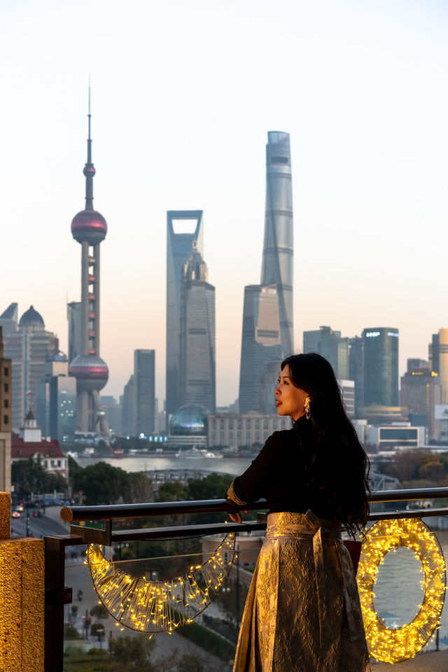 Upon the Suzhou River, the Shanghai Suning Bellagio Hotel with an exceptional view.