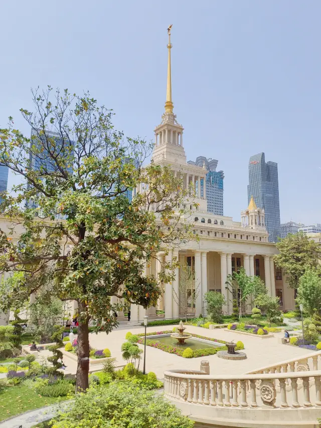 Shanghai | A fairytale castle with Russian architecture in the city center +1