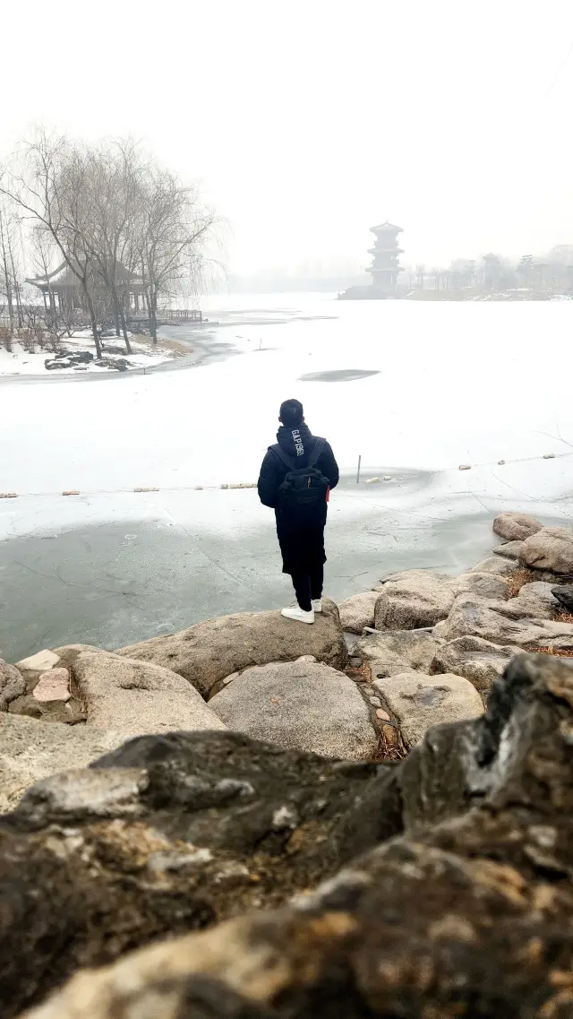 雪の中の晋祠の小さな幸せ