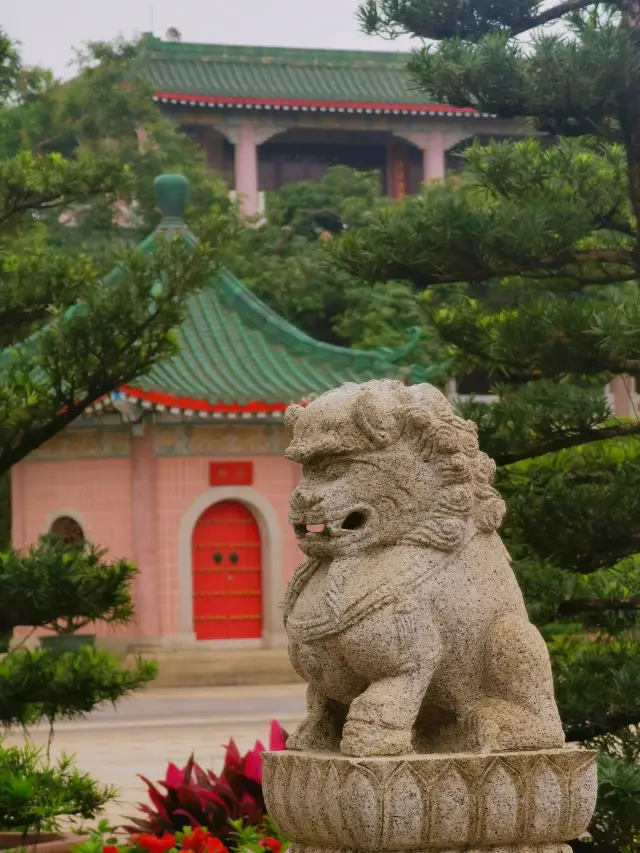 How many people know about this largest Taoist temple in Guangdong