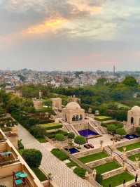 🌟 Agra's Luxe Sleeps: Oberoi Amarvilas Unveiled 🕌✨