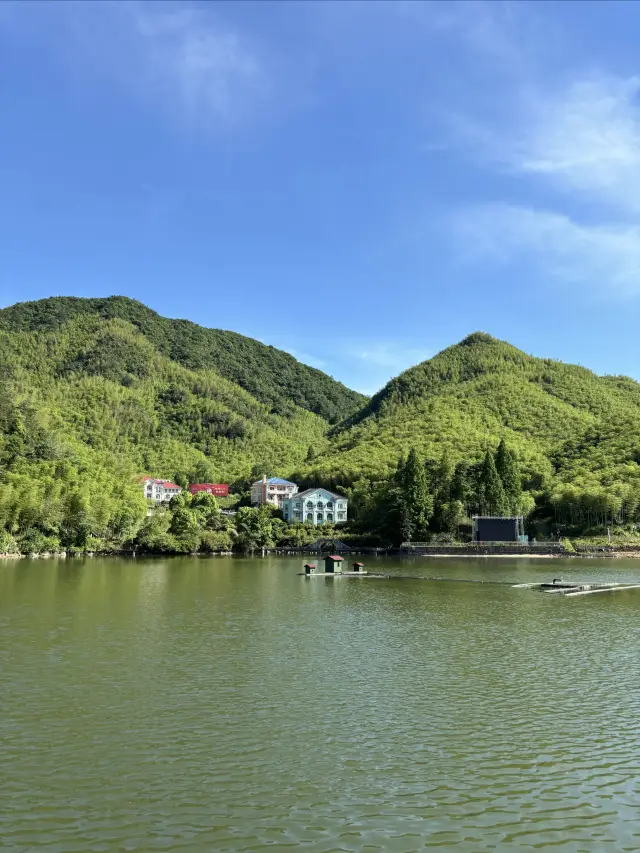 Anji's 'Gaojiatang Village', a 'two-faced' blend of tranquility and wildness