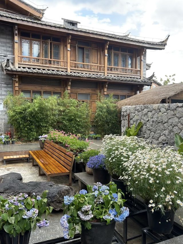 打工暫停 | 來麗江這家小院體驗養老生活