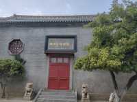 福建會館北門外看合歡，門內看睡蓮