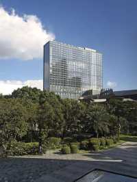 🌟 Luxe Escapes: Makati's Raffles Haven 🏨✨