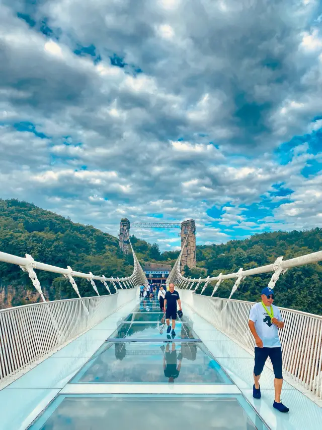 Daring views from Grand Canyon Glass bridge Sky walk