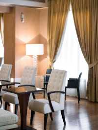 🌟 Modena's Marvel: Cozy Corners & Culinary Delights 🌟