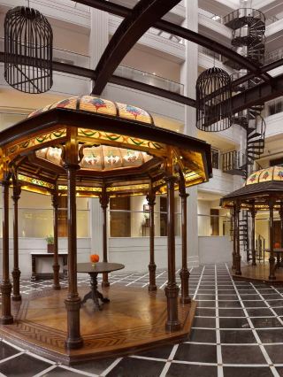 🌟 Kolkata's Finest Stays: Lalit Great Eastern 🏨✨