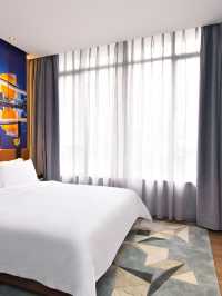 🌟 Shenzhen Staycation Steals: Luxe Bathtubs & Smart Rooms! 🛁🏨