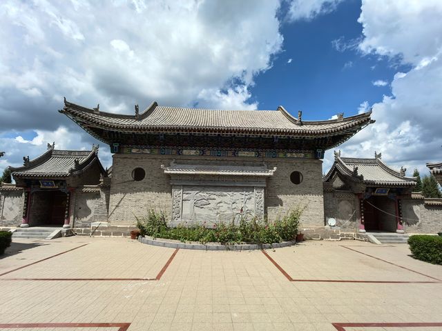 天岩范氏宗祠。