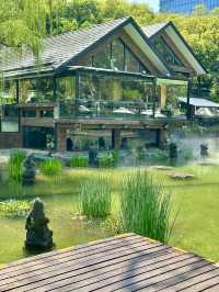 藏在上海靜安公園裡的花園度假風泰國餐廳。