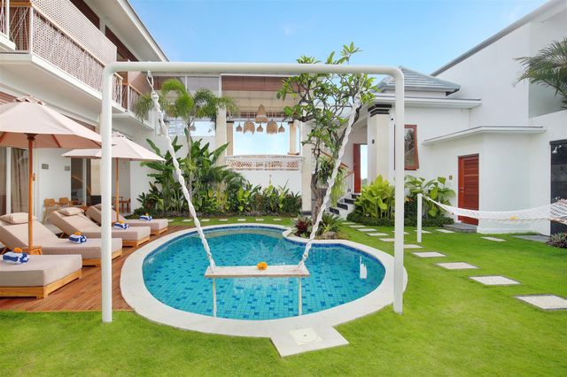 長谷 | 夢幻住處 Aeera Villa Canggu   酒店：Aeera Villa 。