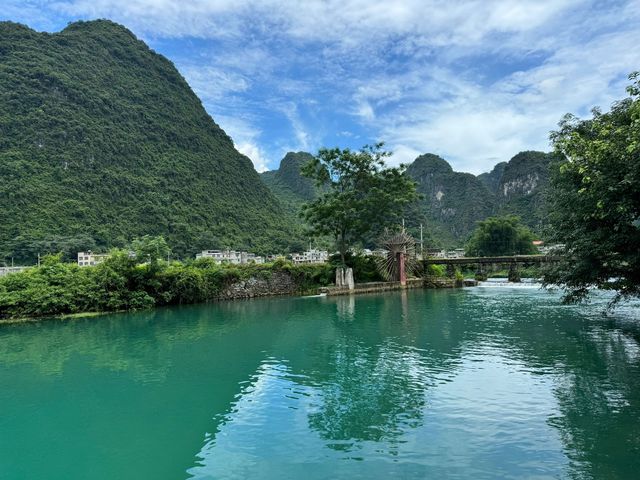 廣西百色隴卡賴｜當新疆草原遇上桂林山水