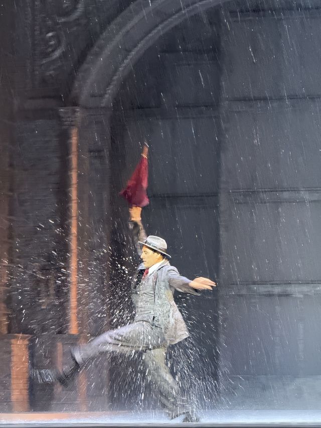 淋雨睇劇要唔要咁浪漫