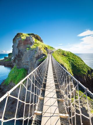 Carrick-a-Rede Rope Bridge: A Must-Visit in Northern Ireland