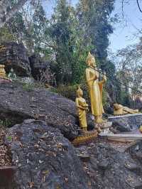 與佛光同塵的慢旅行，與晨霧交織的朝聖