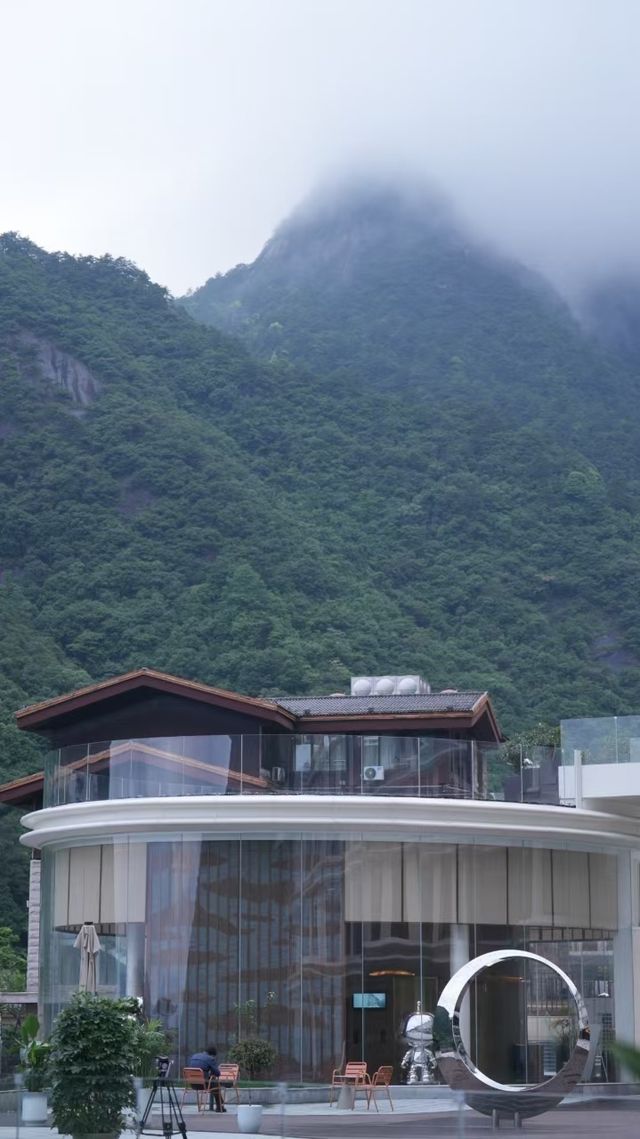 逃離高壓嘅雲端秘境：喺三清山煦初雲端酒店嘅治癒之旅