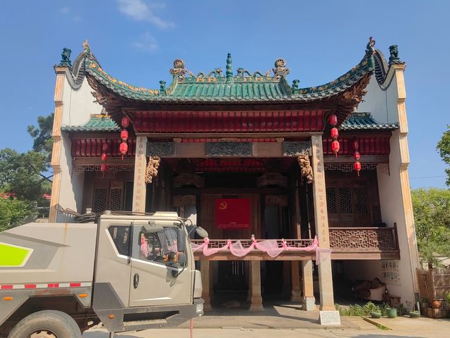 湖南長沙銅官鎮東山寺戲台