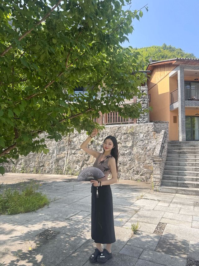 ｜喺山裏住到唔想走嘅staycation日常  上星期主城熱到溶晒，一腳油門衝入山裏，竟撞入呢座被