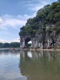 踏入桂林象鼻山景區，恍如誤闖入大自然精心雕琢嘅夢境。
