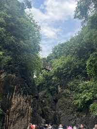 The amazing waterfall HUANGGUOSHUPUBU