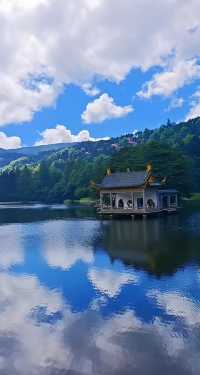 1. 登廬山望雲海,在飛流直下間,讀懂李白的詩意