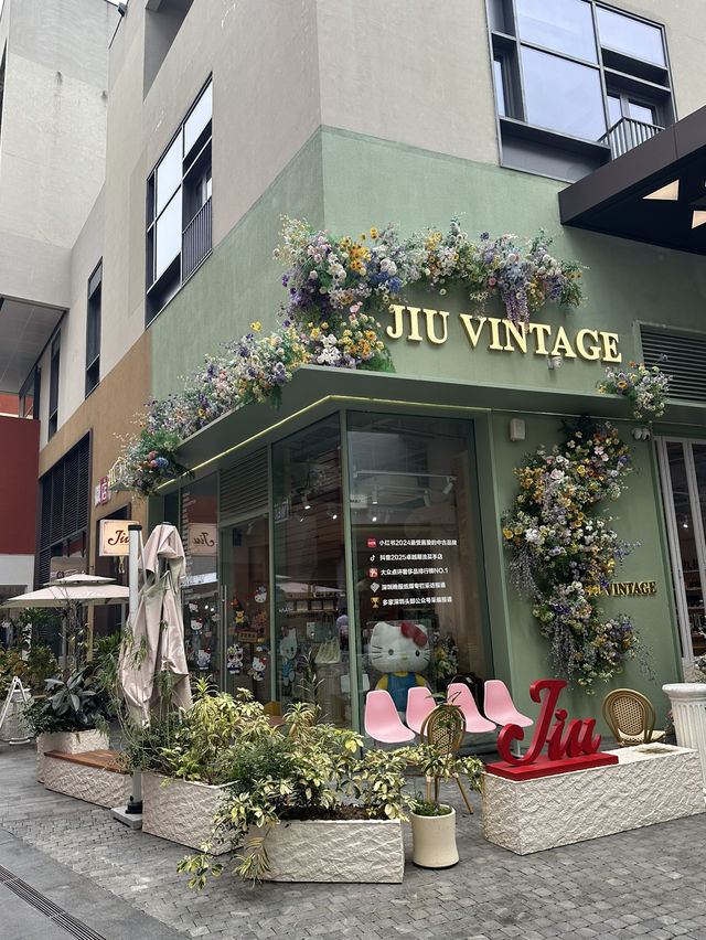 Café & Dining Paradise in Shenzhen