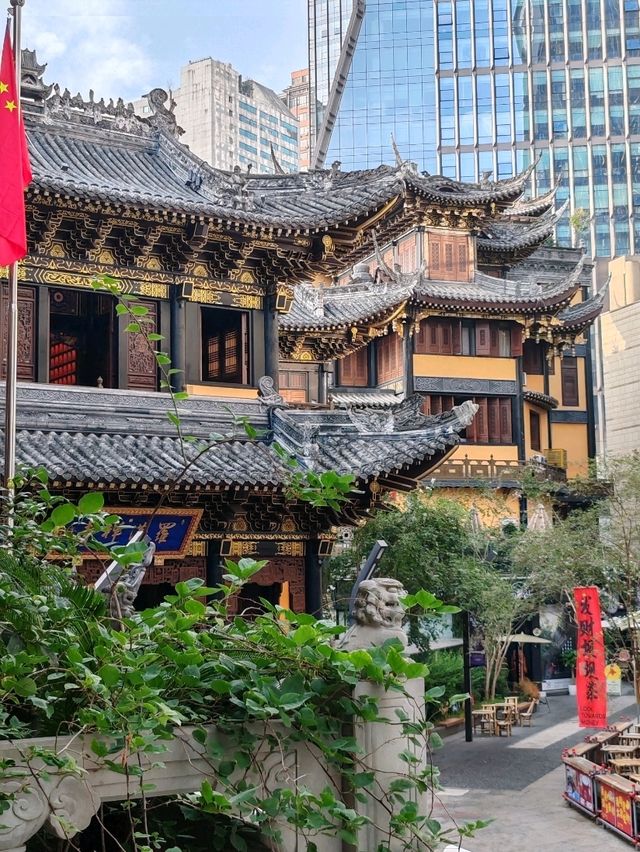 Layered Elegance: The Upturned Eaves of Luohan Temple