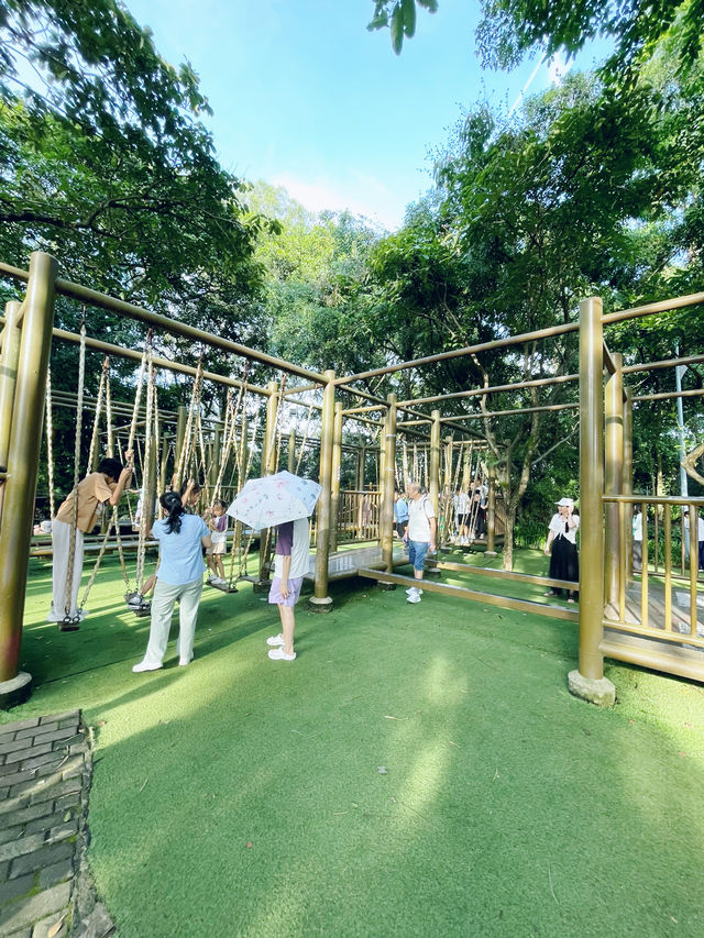 Enjoy and relax your day in Qingxiu mountain Nanning