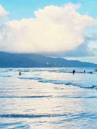 Da Nang East Sea Park: Where the Sky Dances with the Ocean! 🌊☁️