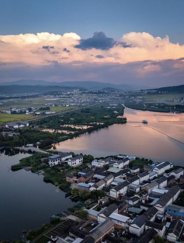 在雲霧與稻香間,邂逅白族風情的溫泉詩畫 在雲霧與稻香間,邂逅白族風情的溫泉詩畫