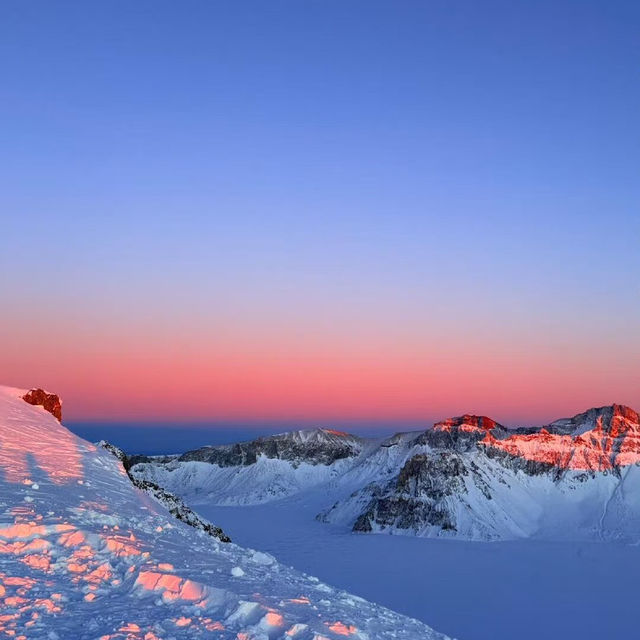 Changbai Mountain in December⭐️❄️: Sunset🌅, Snow Fun, and Magical Views 🌅❄️