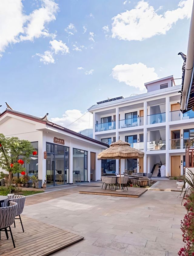 瀘沽湖封神民宿！推窗就是整片藍朴墅全湖景Villa太絕了