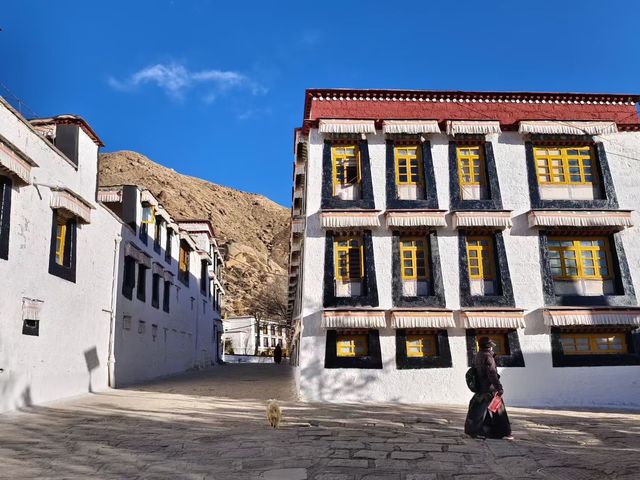 色拉寺值得去兩次!我的波折與圓滿全攻略 色拉寺值得去兩次!我的波折與圓滿全攻略