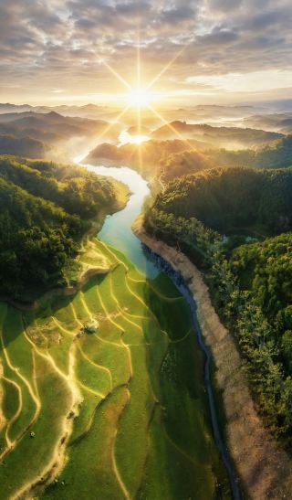 Morning Light Over Chezai Field: A Poetic Landscape in Yangchun's Hidden Gem