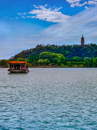 The only island in the middle of the Yangtze River | Jiaoshan, understand the thousand-year elegance of Jiangnan