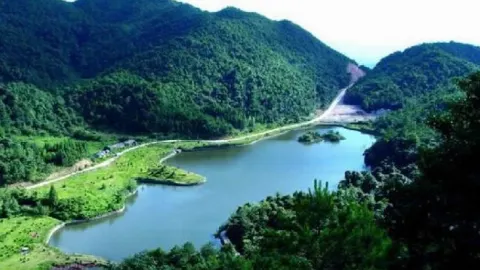 Great spots for the National Day holiday | Sanbai Mountain, Ganzhou: A 5A-rated landscape at the source of the Dongjiang River, perfect for nature and family fun — traveler post in Dingnan