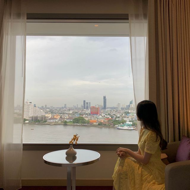 차오프라야강이 보이는 룸과 인피티니풀이 있는 방콕 호텔