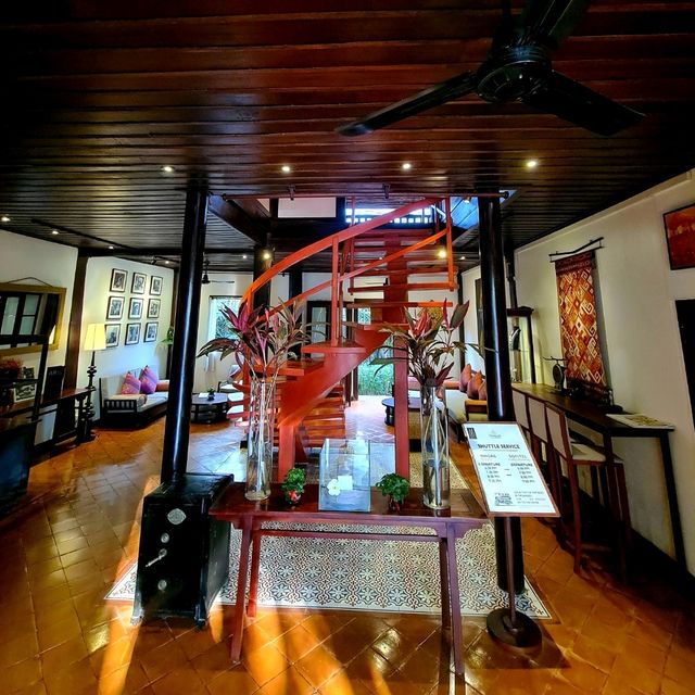 Staying UNESCO WORLD HERITAGE buildings, over100